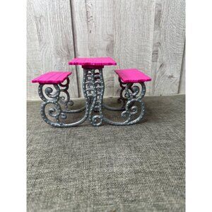 Monster High Doll Deluxe Deadluxe School Playset Picnic Table Pink Silver